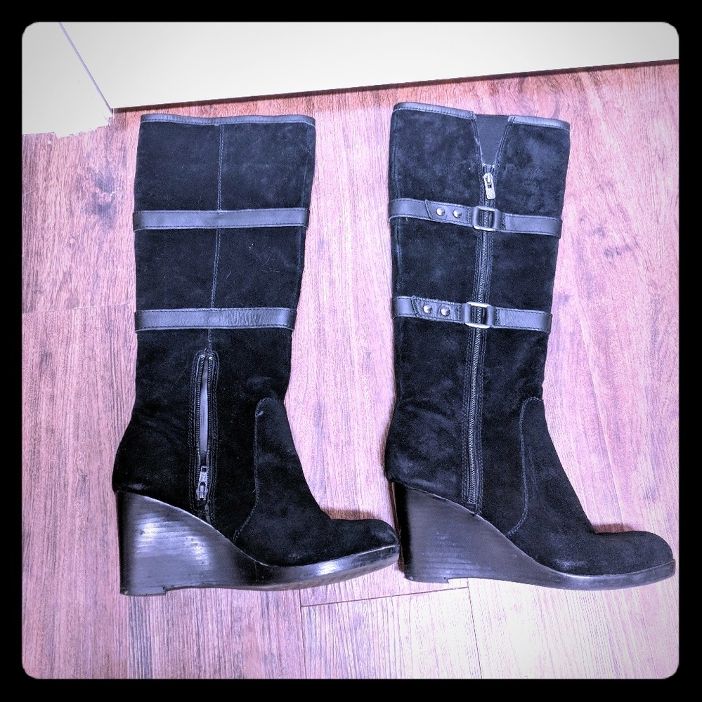Suede wedge boots